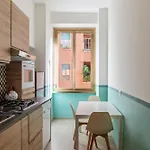 Guesthost - Comfy Garbatella Apartament