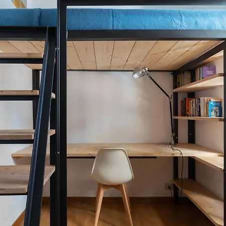 Guesthost - Comfy Garbatella ローマ