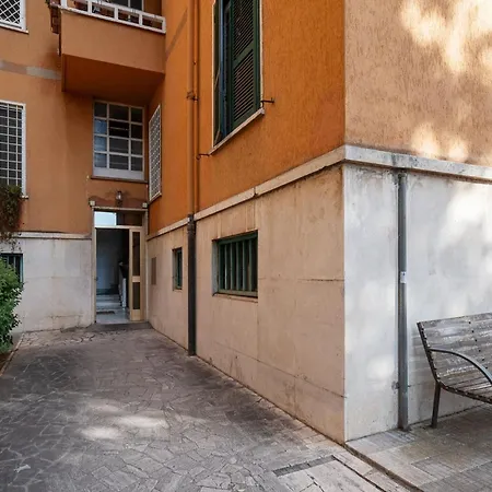 Guesthost - Comfy Garbatella Apartment